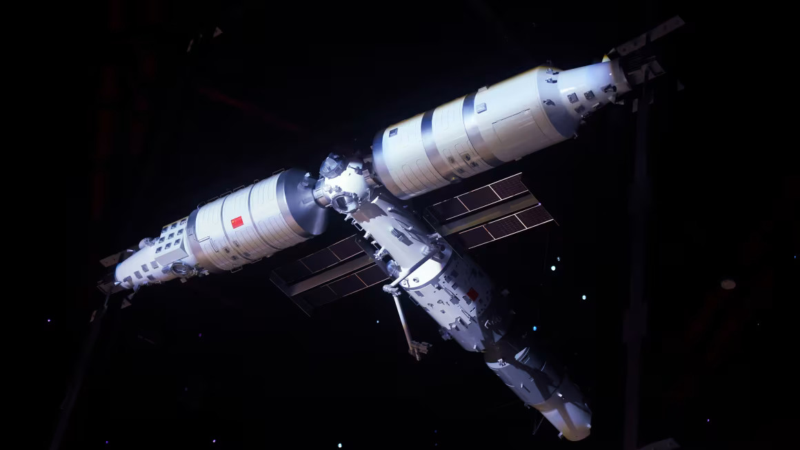 AsgardiaSpace's tweet image. A first for Pakistan.

Two pilots have been selected to train for a mission to China’s Tiangong space station, with a launch possible in 2026.

Space is becoming a truly global frontier.

#SpaceExploration