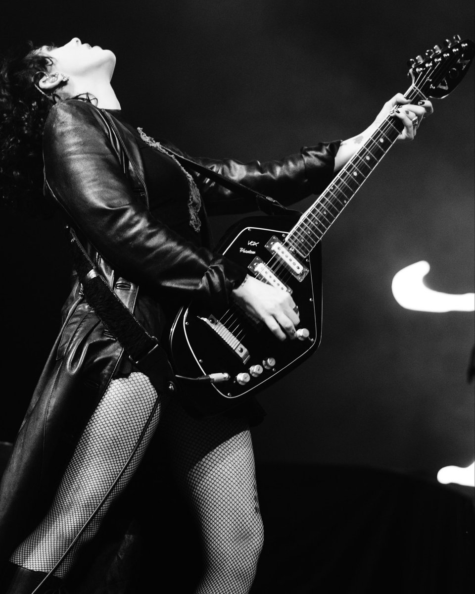 palewaves's tweet photo. tour with @Louis_Tomlinson continues tonight in Manchester🖤 https://t.co/JbhdJQHsiN
