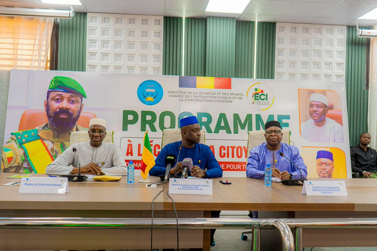 AidonsM's tweet image. @fomba3 pourquoi ces sessions avec les membres du @GouvernementM ne sont pas sur #Facebooklive @ORTMali ? Ou bien les autres 16 millions 2 jeunes Maliens ne sont pas des citoyens?