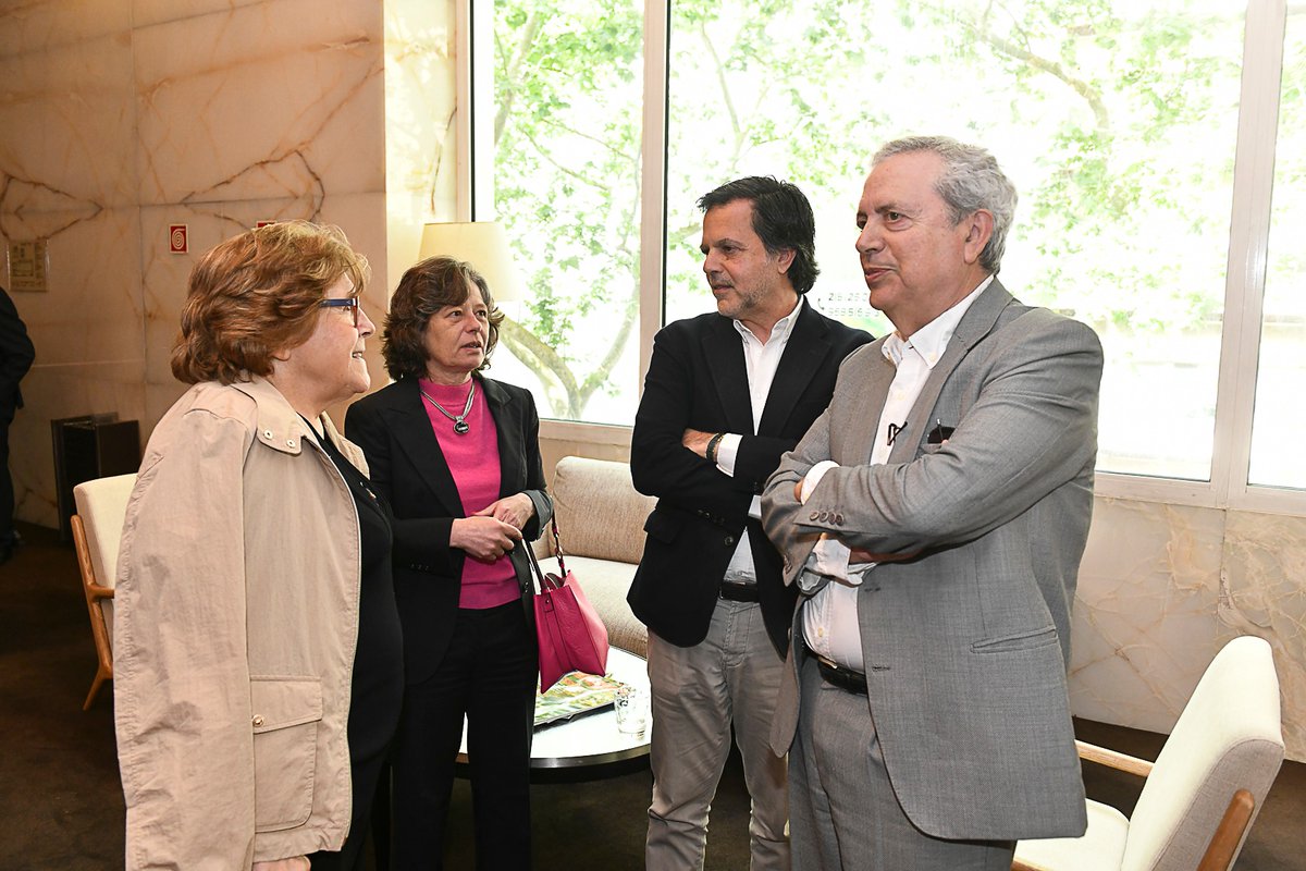 apdsi's tweet photo. A Presidente da direção da APDSI, Professora Doutora Maria Helena Monteiro, esteve no almoço-debate organizado pelo International Club of Portugal, em Lisboa dedicado ao tema "Crise das Democracias Contemporâneas e a Constituição Portuguesa", no passado dia 20 de abril. https://t.co/3jDBS2k3yT