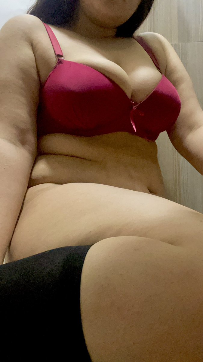 urloverbells's tweet photo. fat girl friday? https://t.co/Hyi5Zjeo1J