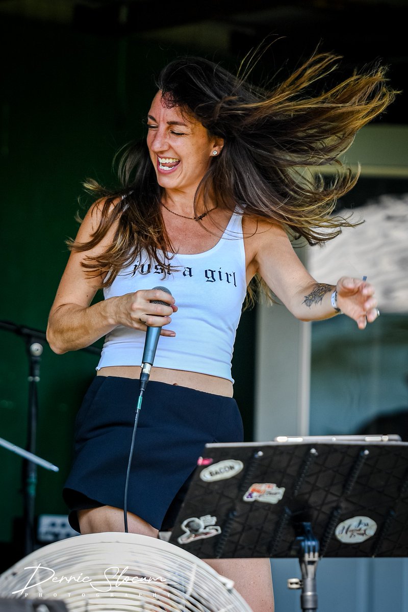 JessRock87's tweet image. the weekend:

TODAY: The Gardens - 2 p.m.
TONIGHT: Wildwood - 6 p.m.
SATURDAY: Lafayette Inn - 7 p.m.
SUNDAY: Bluewater Grill - 11 a.m.

whip your hair back and forth \m/\m/
jessrocknovak.com

#hair #music #singer #songwriter #musiclife #musician #musicianmom #womeninmusic