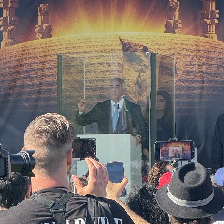 چریک دیوانه tweet media