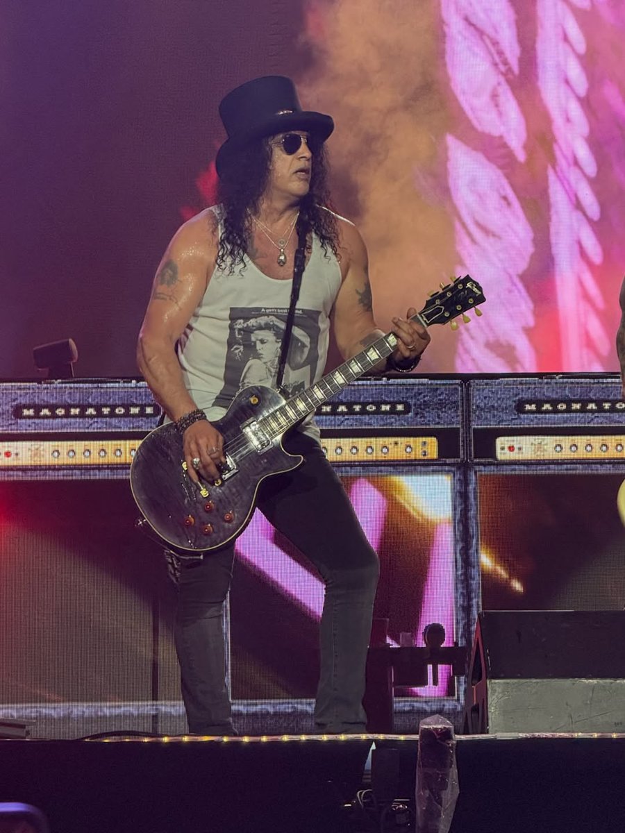 SlashNews1's tweet image. More pics from São Luís, Brazil - April 21
Ph: CJ Hammond, Bruno Lima, Vanessa Santos 

#Slash #DuffMcKagan #AxlRose #gnr #gunsnroses