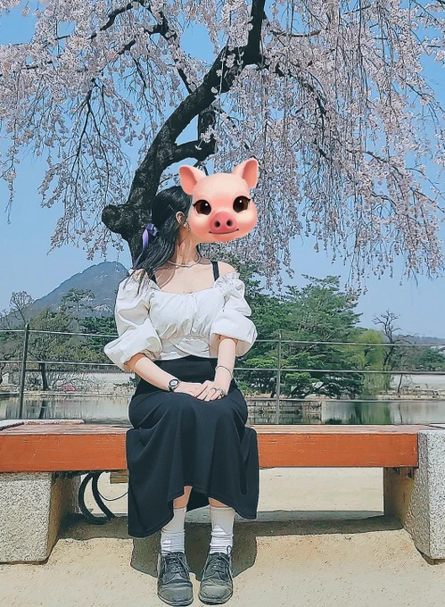 갤러리 정리하다가 현타 옴 살면서 말라본적이 없긴한데 저때가 그나마 적게나갔을 때(ㅋㅋ) 지금 저 때에 비해 10kg 쪘음 저 사람 없음 이제