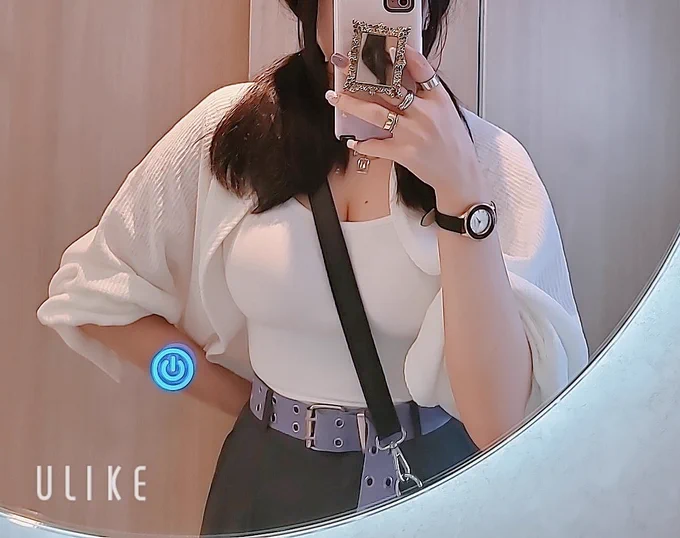 갤러리 정리하다가 현타 옴 살면서 말라본적이 없긴한데 저때가 그나마 적게나갔을 때(ㅋㅋ) 지금 저 때에 비해 10kg 쪘음 저 사람 없음 이제