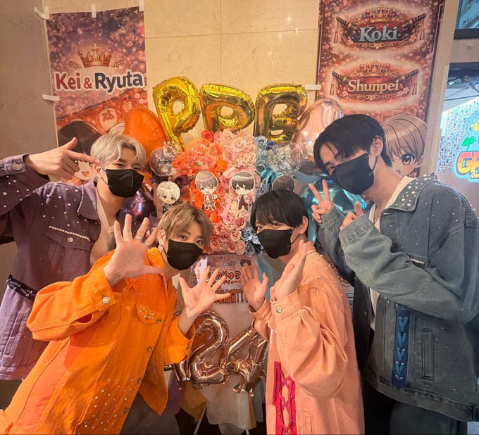 Shunpei_PRB's tweet photo. 取り急ぎPRIBEAST デビューライブ

本日は来て頂き
本当にありがとうございました！！！🧡

ついに！！念願のデビュー！！
どうでしたか楽しんでくれた？☺︎

新衣装に新グッズ、新曲などなど

半年間の集大成をお届け出来て嬉しい！！
それも全て応援してくれているみんなの
おかげだよありがとう！！！

書ききれないぐらいの想いがあるけど

今日見てくれたみんなとこれから
色んな夢を見ていきたいからさっ

だから一緒に
二人三脚で進んでいこうね
これからも側にいてください！！

改めてありがとうございました！
これからがスタート！！！
頑張るぞー！！！

幸せをありがとう！
2026.04.24 Shunpei🧡

#PRIBEAST 
#プラビ
#ぴゃも
#歌い手