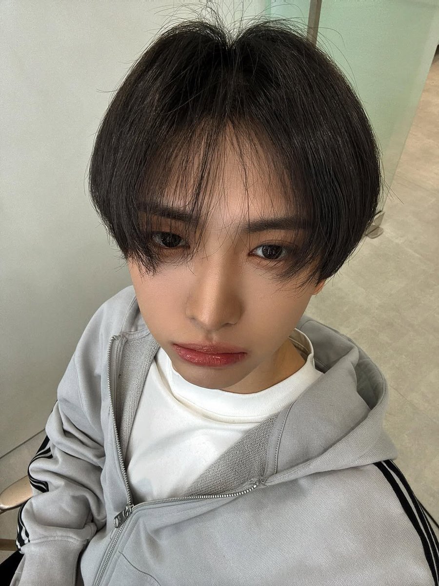 lew__S2's tweet image. 260424 @ euiwoong.lew 게시물 업로드
🌆
#템페스트 #TEMPEST #LEW #루 #이의웅