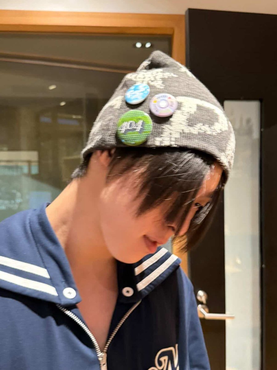 บีนนี่น่ารักจิง ป้อจี้ใส่กัน 6 คน ต้องน่ารักมากแน่ๆๆ แต่ชั้นอาจจะยัง หัวป้าโตกว่าหัวน้องกอนอะเอางี้