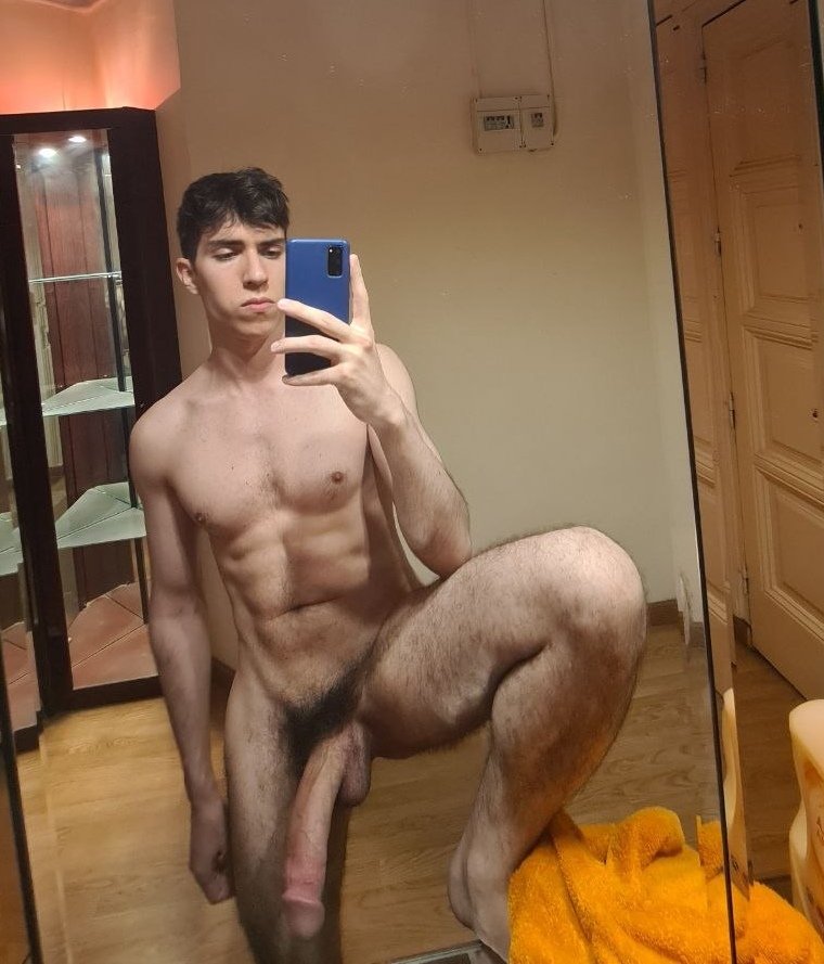 CGraumer's tweet photo. @pierrot_abricot Hummm Très bo cul et sexy https://t.co/AfKsTRl9ak