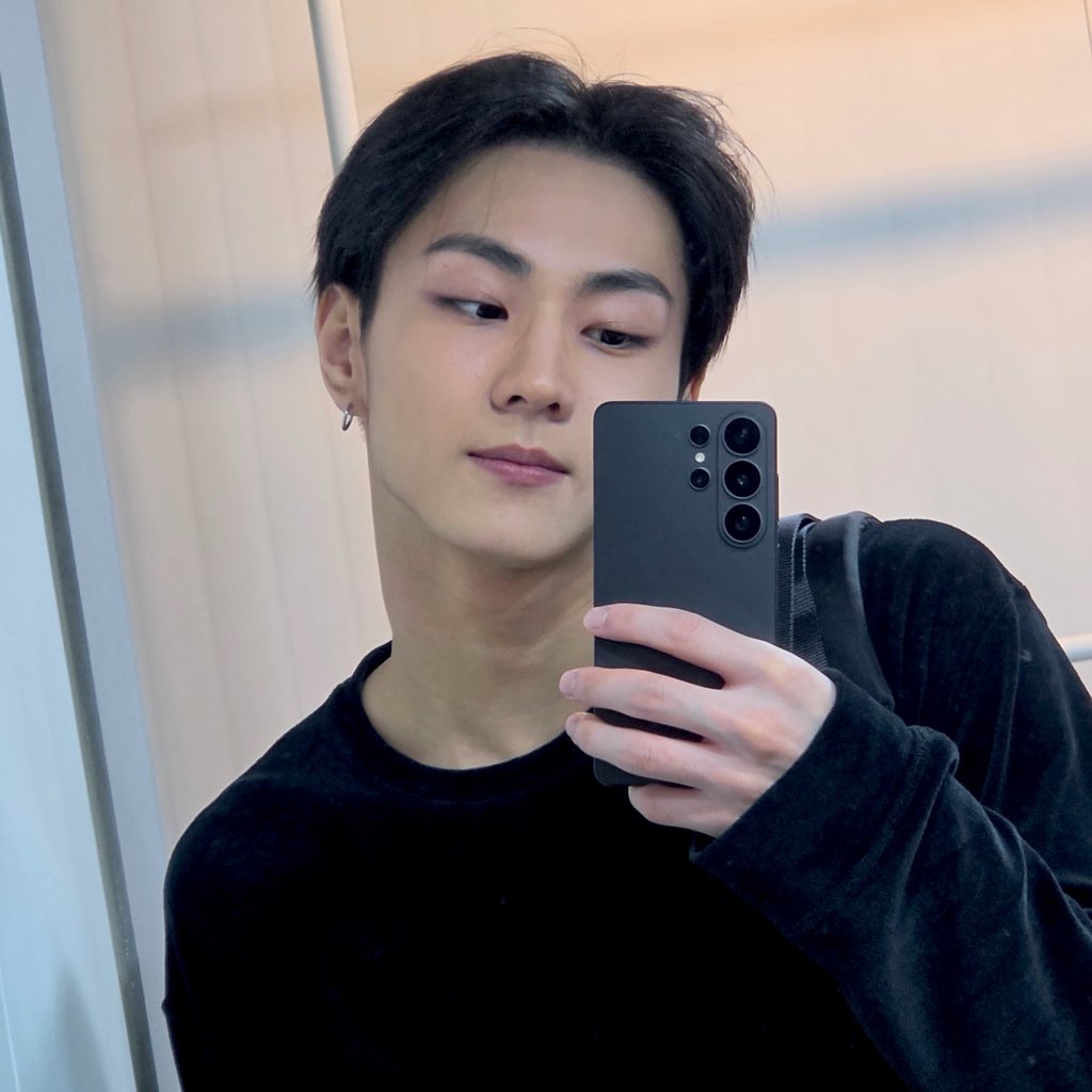 󠀩 ◡̈ tweet media