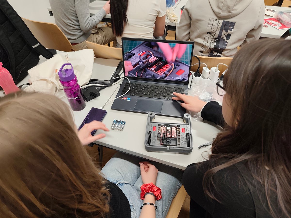 RedPitayaCom's tweet photo. From first signals to fully functional robots ⚡

At ETH Zürich, students moved from theory to real systems, using Red Pitaya to measure, analyze, and control hardware.

From OpAmps to XRP robots 🤖

Thanks @digikey &amp; EESTEC LC Zurich 🙌 https://t.co/eXsgy1w4Cs