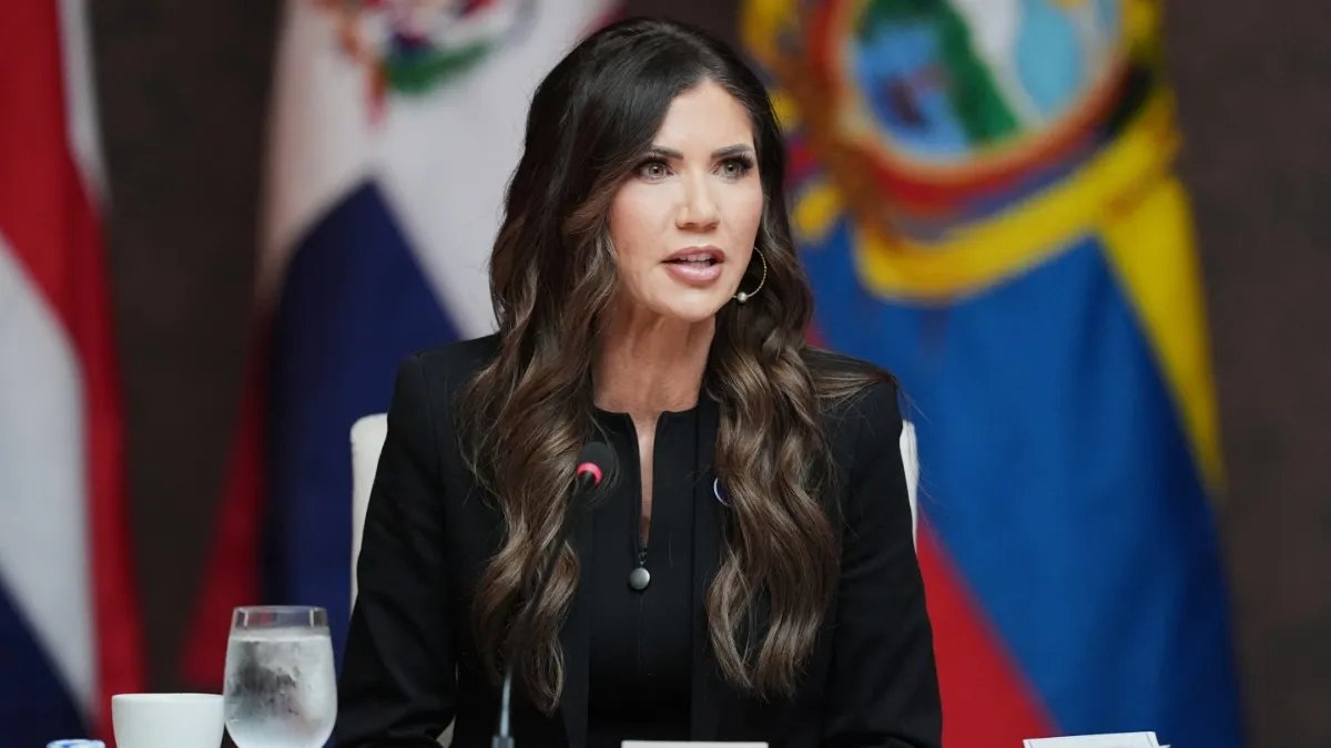 Kristi Noem is still occupying the waterfront home on a D.C. military base that she moved into as a Cabinet member, despite being fired as Homeland Security secretary. Her lover, Corey Lewandowski, was spotted at the property. 
mandatory.com/news/1763104-k…