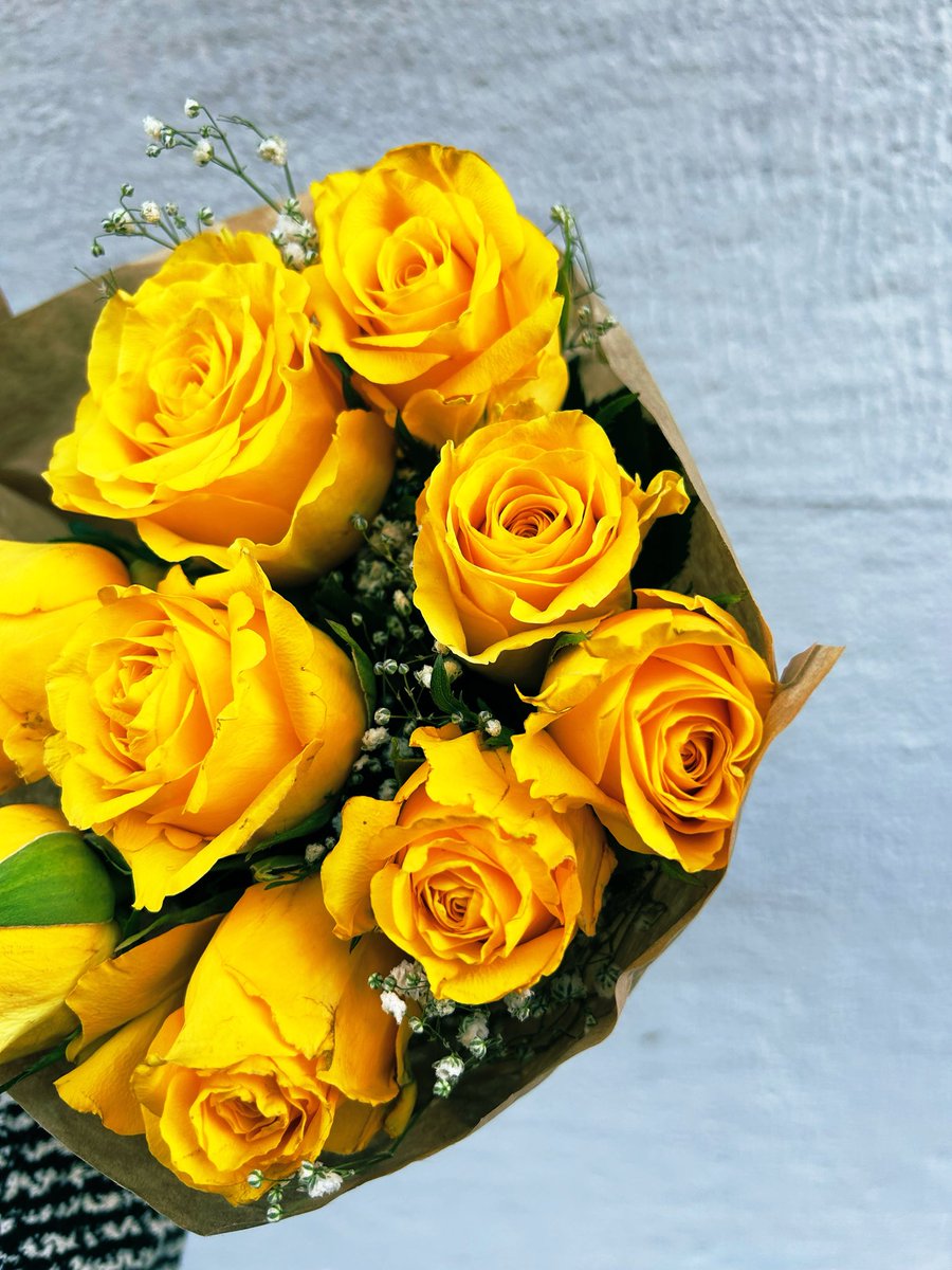 OkusiTastes's tweet image. Happy Friday 
#yellow #flowers