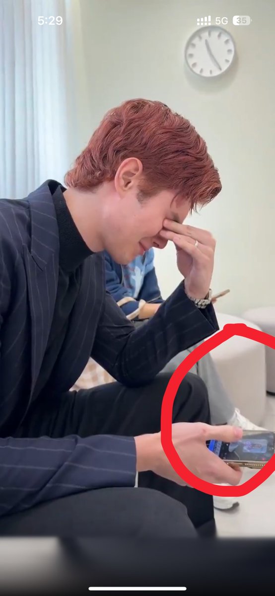 فاصلة tweet media