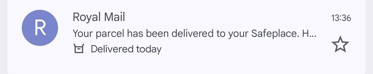 ADenny10473's tweet image. Dear @RoyalMail ,

My safe place is definetely right in front of my front door for all the porch pirates and potential thieves to see. . . You are becoming as bad as @myHermesParcel . I suppose a blessing it wasn't in my bin or on a roof. #parcel #delivery