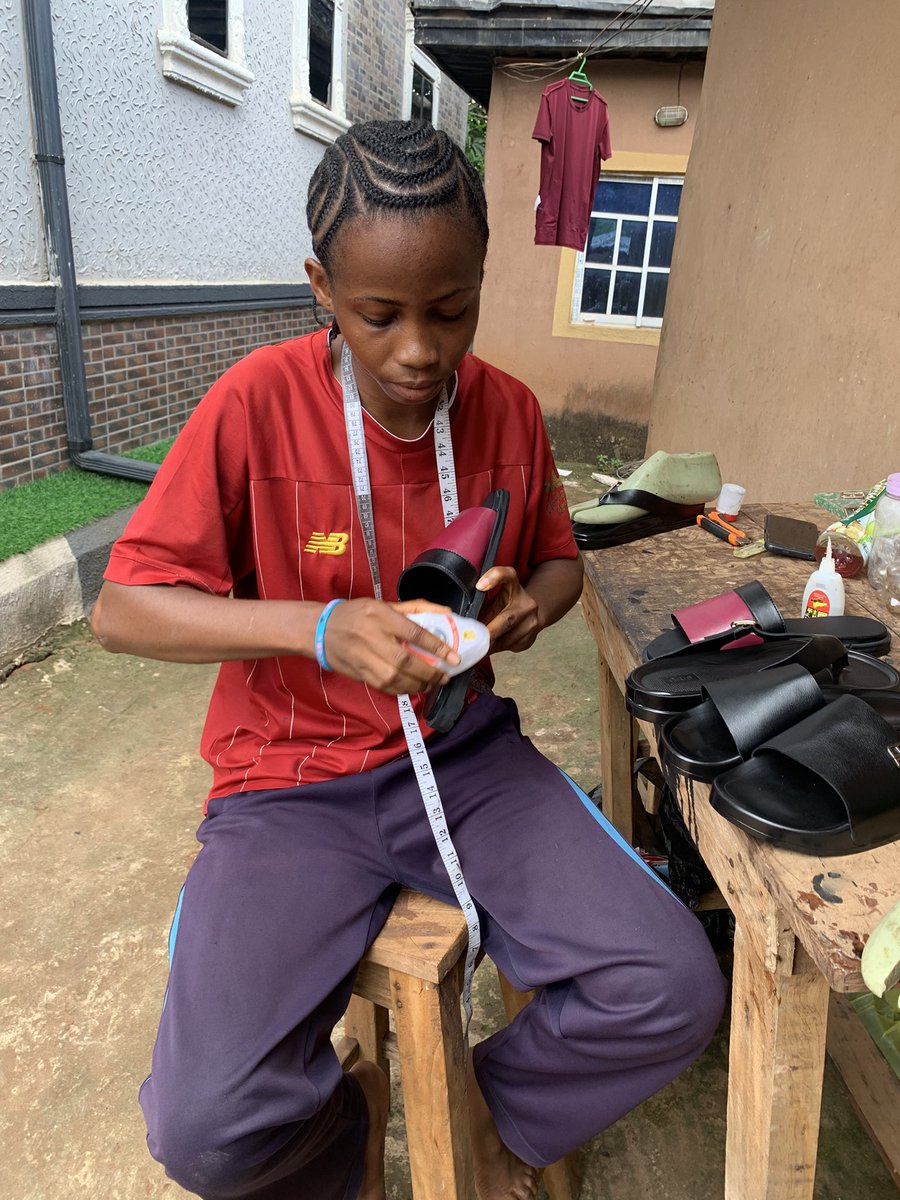 Victory Handy 👡 tweet media