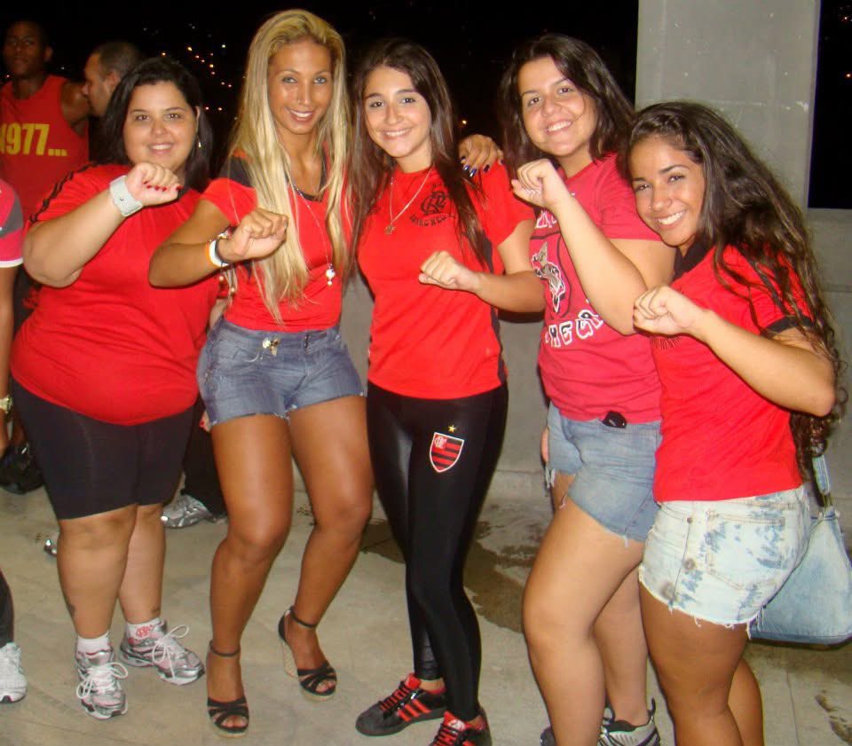 Outro dia postaram foto dela aqui, achei essas hoje.