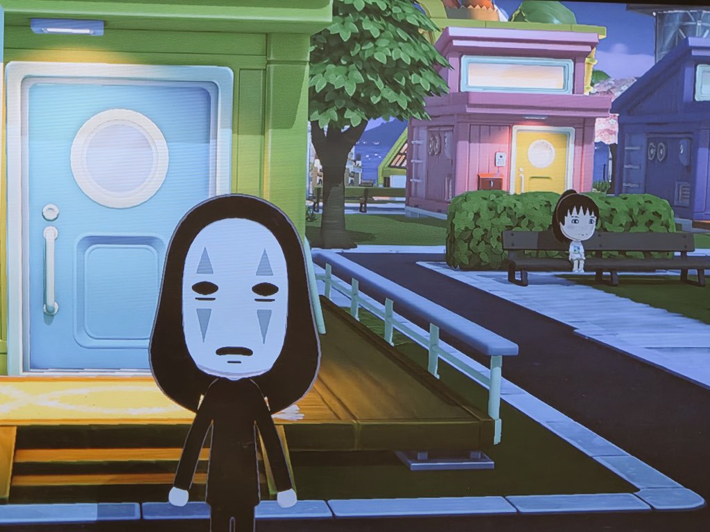 misakiti38's tweet image. 黒い服作って着させたwそしたら右側に千尋いた😂😂
 #トモコレ
 #ジブリ