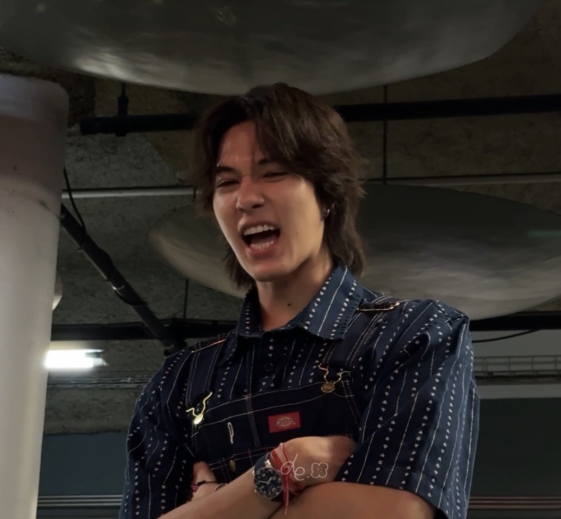 de, ☘︎ ݁ tweet media