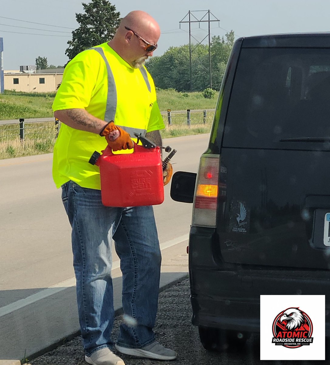 LlcAtomic's tweet image. Stuck on empty? Don't stress. Atomic Roadside Rescue delivers fuel directly to you in Rochester, getting you back on your way fast. No long walks to the gas station! ⛽

Call 507-222-3451
atomicroadsiderescue.com

#RoadsideAssistance #FuelDelivery #RochesterMN #Safety