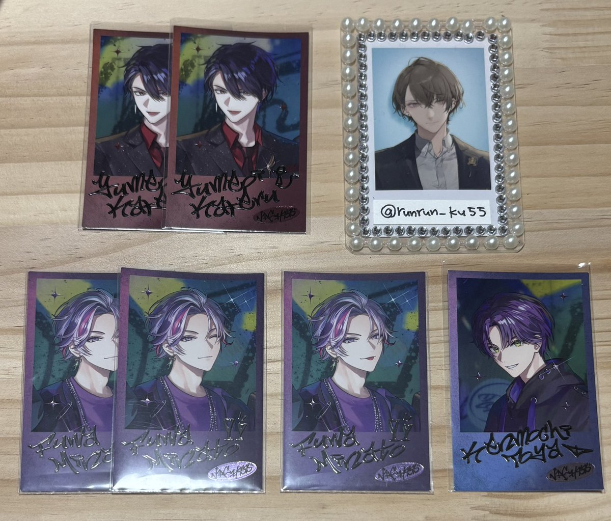 runrun_ku55's tweet photo. 【交換】 にじさんじ にじフェス vachss the takeover チェキ 風カード

譲)画像の方
求) IDカードの方

なるべく上段の方纏めての交換優先
N⇔N、R⇔Rのみ

郵送交換のみ
初回リトリン必読
検索よりもお気軽にお声掛けください
(こちら全て裏面に複製メッセージ付きのものになります) https://t.co/jckDhOlN4e
