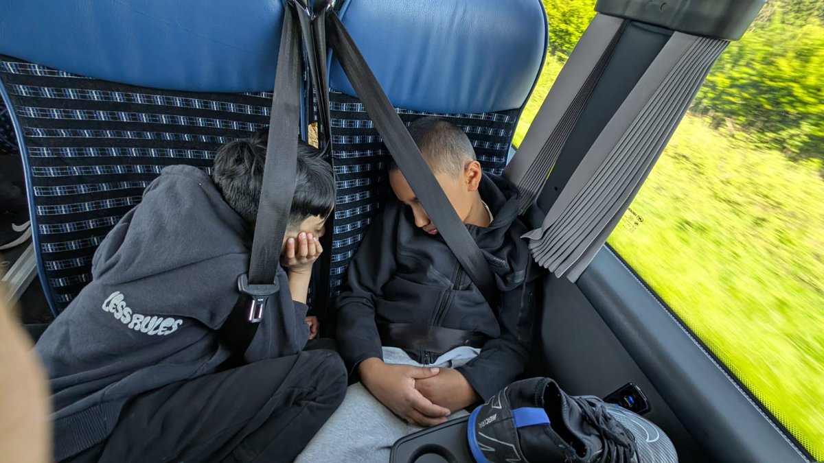 olive_bburn's tweet image. What an experience ! After days full of adventure, laughter and teamwork, our Year 5 pupils fall into a well‑earned sleep on the journey home, memories made for life. @PGLTravel
#Adventure
#MakingMemories 
#WeAreStar