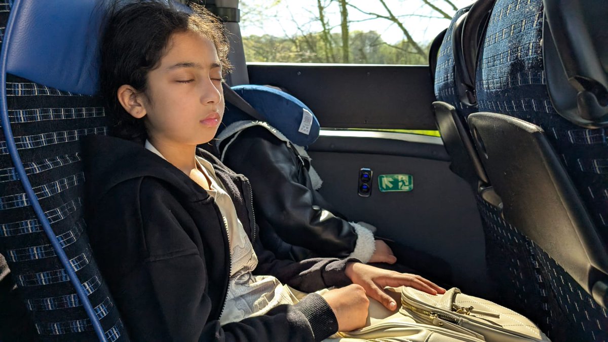 olive_bburn's tweet image. What an experience ! After days full of adventure, laughter and teamwork, our Year 5 pupils fall into a well‑earned sleep on the journey home, memories made for life. @PGLTravel
#Adventure
#MakingMemories 
#WeAreStar