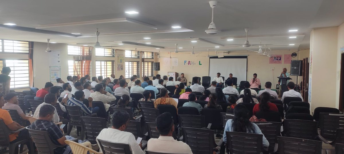 SDMLalpur's tweet photo. Training for receiving -despaching staff and counting staff reagrading upcoming poll day and counting day.
 Tp/Dp election-Lalpur Takuka
@CollectorJamngr @SECGujarat https://t.co/WZWceE5Ddu