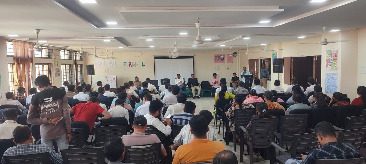 SDMLalpur's tweet photo. Training for receiving -despaching staff and counting staff reagrading upcoming poll day and counting day.
 Tp/Dp election-Lalpur Takuka
@CollectorJamngr @SECGujarat https://t.co/WZWceE5Ddu