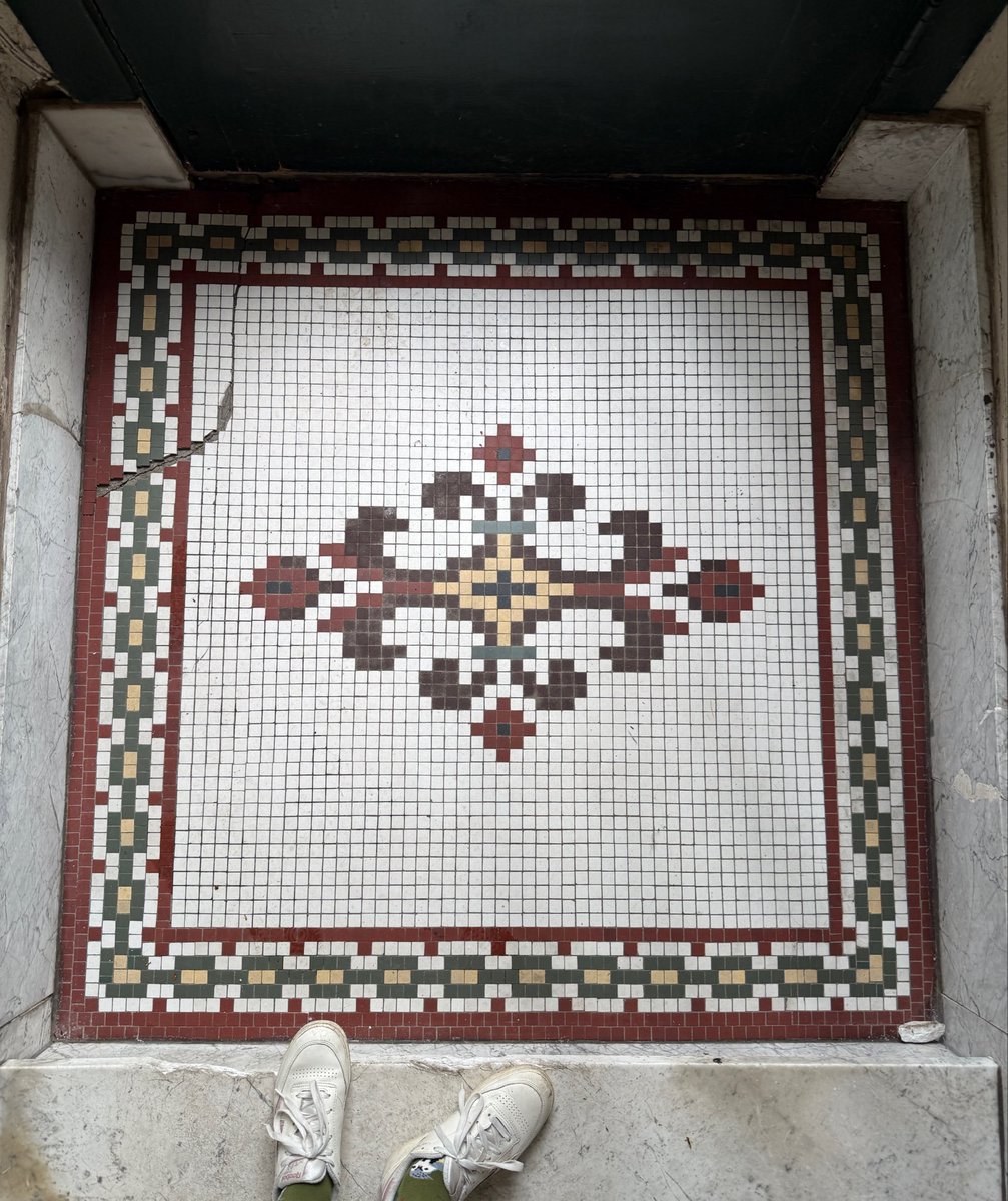 proletarat's tweet photo. Another beautiful floor Friday #floorfriday https://t.co/gYaxaS4CVA