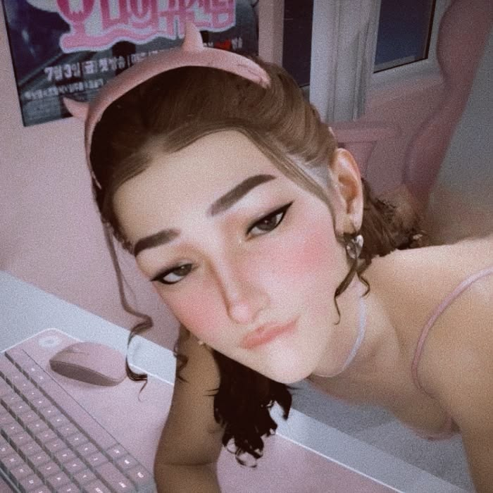 Laser Diva tweet media