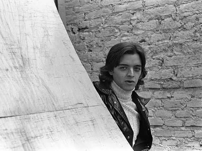 ProfesorJonk's tweet image. "Tomo muchas notas, hago muchos ejercicios de estilo para dar con el tono del texto que quiero escribir".
Luis Zapata.
Alcanzó la popularidad en la década de los 70 con libros sobre la subcultura juvenil de Ciudad de México.
#Efemeride #LuisZapata #literatura