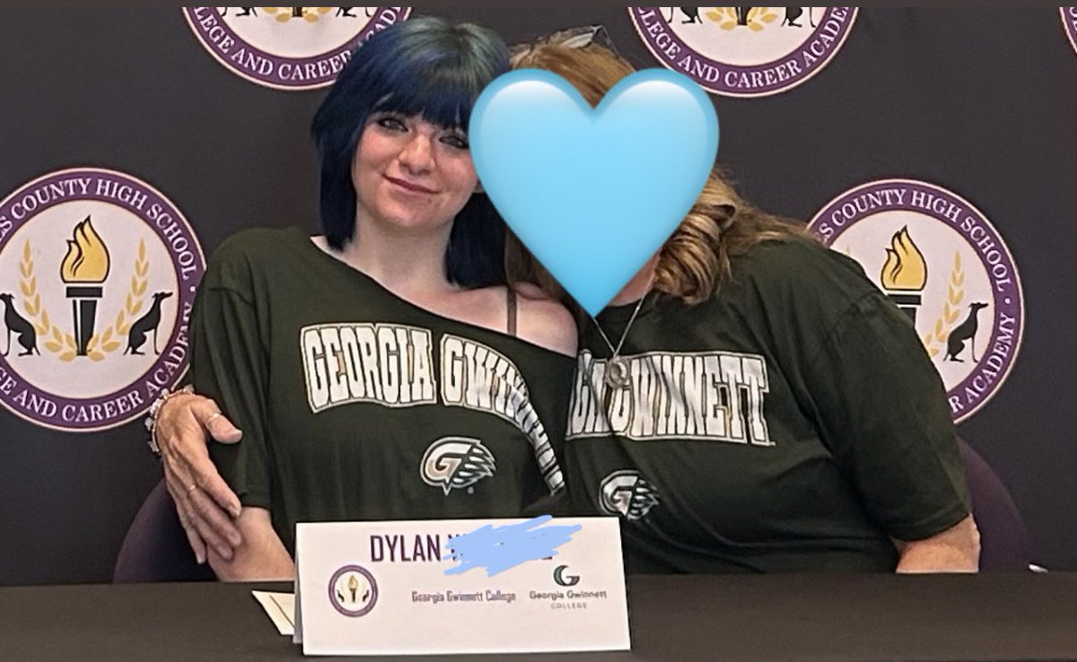 dylan ⚢ is 4ever #teammyki tweet media