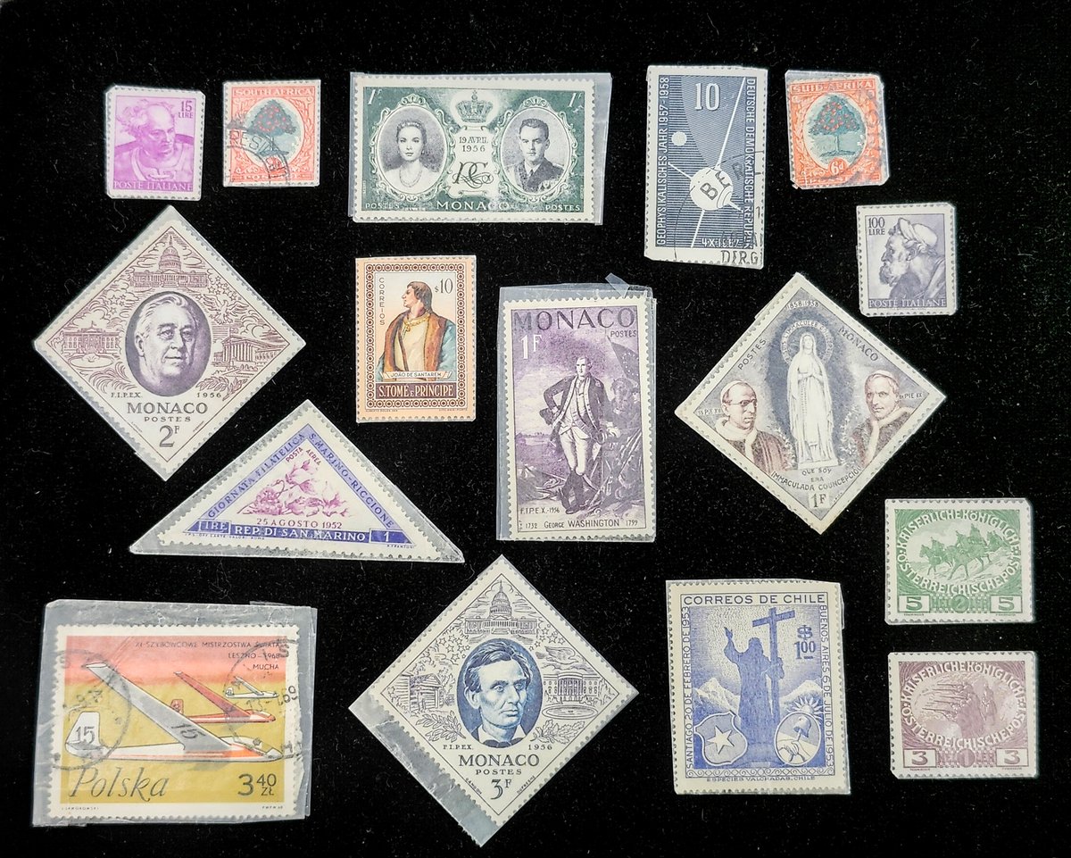 Coin_HuntersLLC's tweet image. Old ≠ valuable in stamps.
Condition is everything: one small flaw can cost $100+

Still…the artistry never loses its worth! 🎨✨
.
.
#philatelics #stamps #stampcollection #vintage