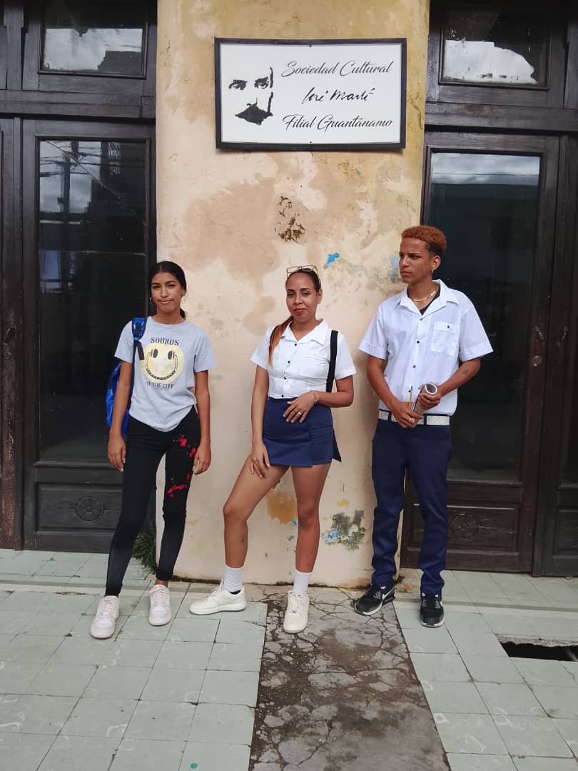 Actividad que nos permitió realizar un recorrido por el casco histórico de la provincia donde se mantiene vivo al más universal de los cubanos. Prioridad de nuestra institución educativa formar un educador bajo los principios de Marti. #EducacionGuantanamo