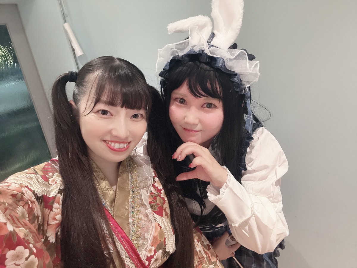 yumesaki_airi's tweet photo. 武井麻里子さん主催 #LITTLEMAGIC
@下北沢Lagunaありがとうございました!
トップバッターだったけど既にフロアに沢山いてくれて、みんなノリが良くて最高でした👍楽しんでもらえたかな?
あーめろふぁみりーもありがとう🥳
今日はお知り合いいっぱいで楽屋が楽しかった♡武井さん素敵なイベントにお呼びいただき感謝です✨🙏
この間異国のルミナリアと武井さんが共演した時に異国見たよって方がいて特典会にお話しに来てくれて嬉しかったな⊹⁺⸜(ᐡ⸝ɞ̴̶̷ ·̮ ɞ̴̶̷⸝ᐡ)⸝⁺⊹
異国もソロもお互いにいい影響を与えられるように頑張る🔥