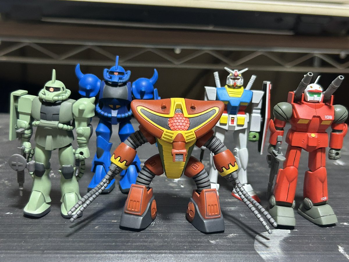 ガンプラコレクション アッグガイ製作終了

合わせ目消して塗っただけ。

気まぐれでZZ登場時カラー。ドン引きするほどかっこ悪い🤣が、それもまた良し。

これまで作った同シリーズと集合写真撮ってアッグガイ終了〜　

小さいのチマチマ塗るの楽しい。が、暫くイオタと512Sに集中する。