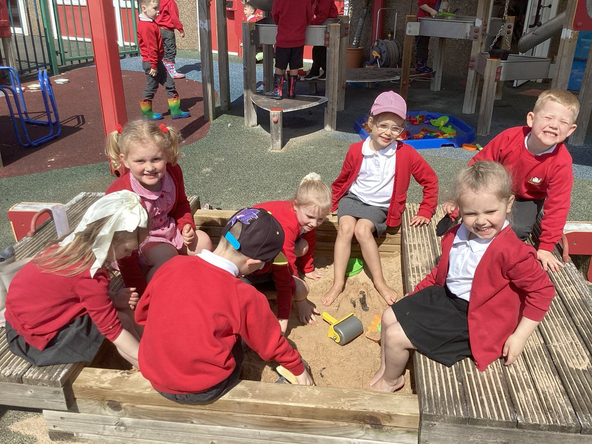 Lakeside Primary tweet media