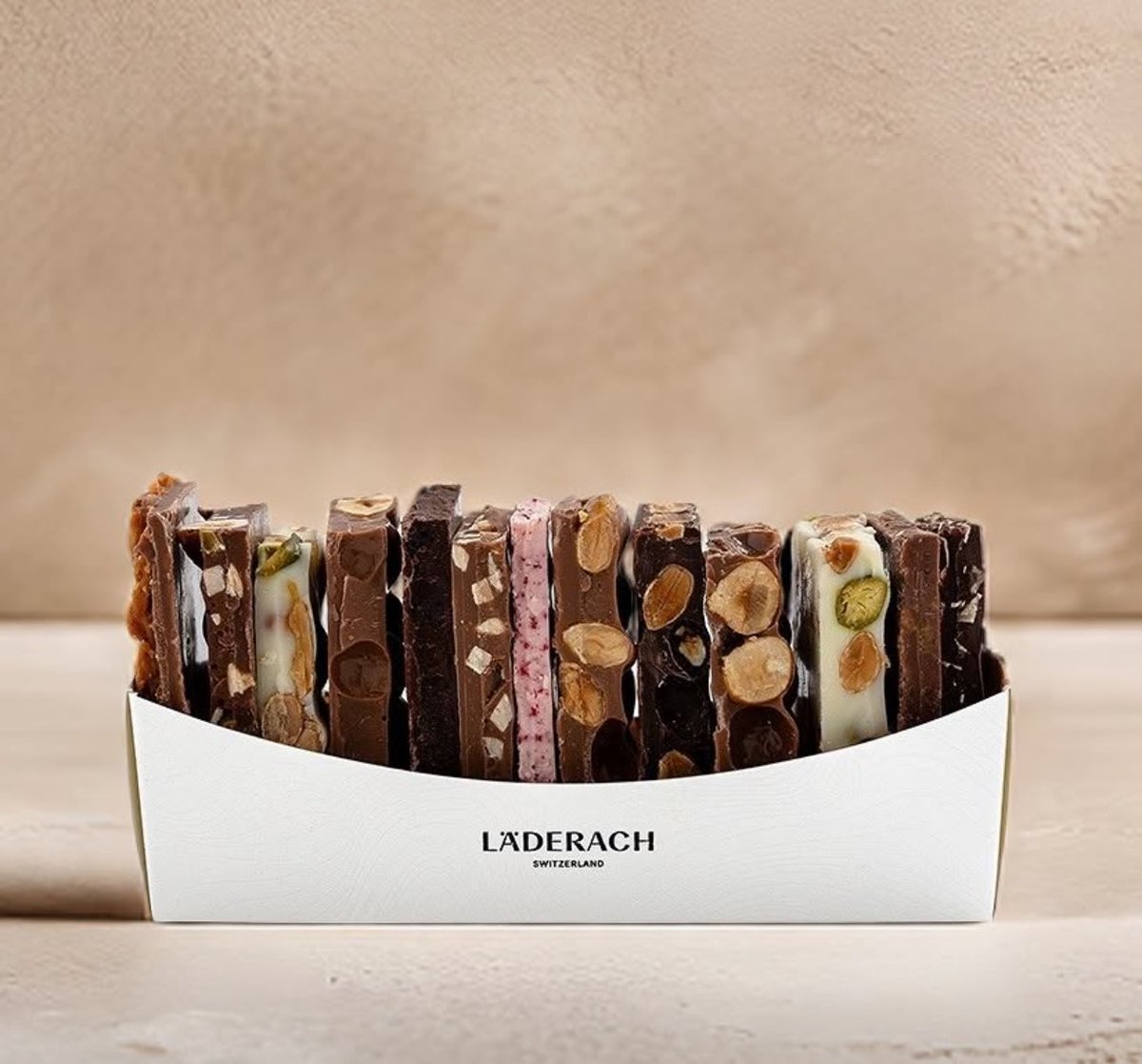 Elle Lookbook tweet media