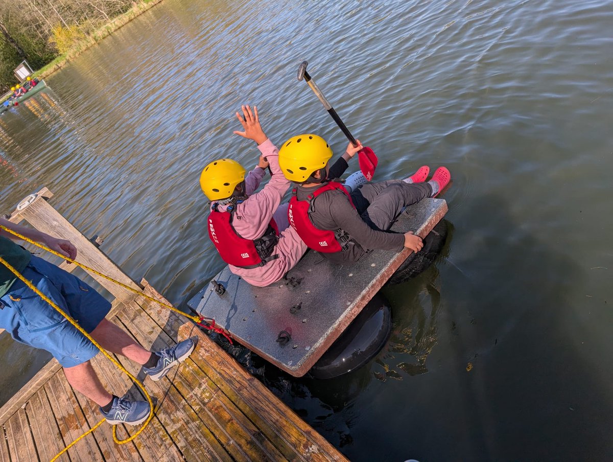 Rolls_Crescent's tweet photo. This afternoon our Y6’s have been canoeing and raft building. Some of the children fell and ended up in the water and others stayed on the raft. They are all having a great time so far. https://t.co/V0JPKBGQNw