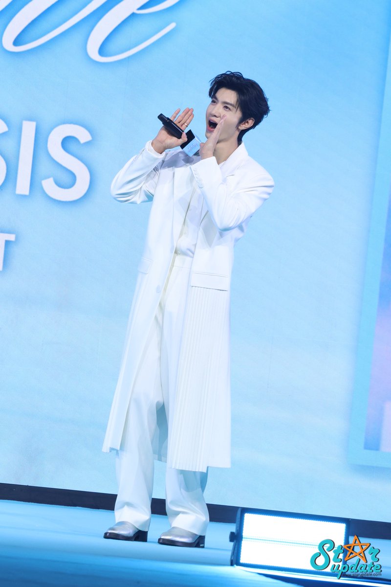 webstarupdate's tweet image. ท่าโพสน่ารักๆจากเฉินเกอ💖

#MizuMi #MizuMixChenZheYuan #MizuMixChenZheyuan_FirstLove 
#เฉินเจ๋อหย่วน #ChenZheyuan #陈哲远