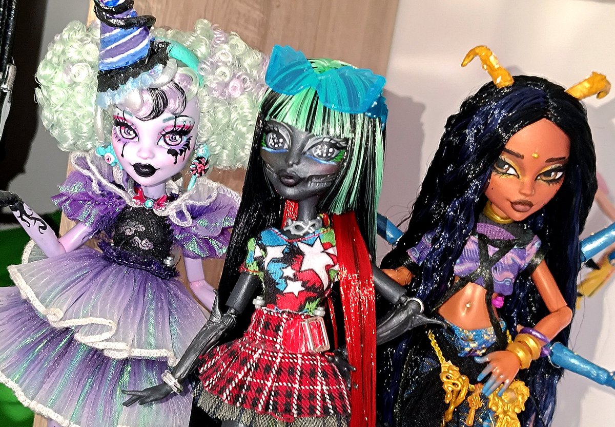 •Eurye🍒 tweet media