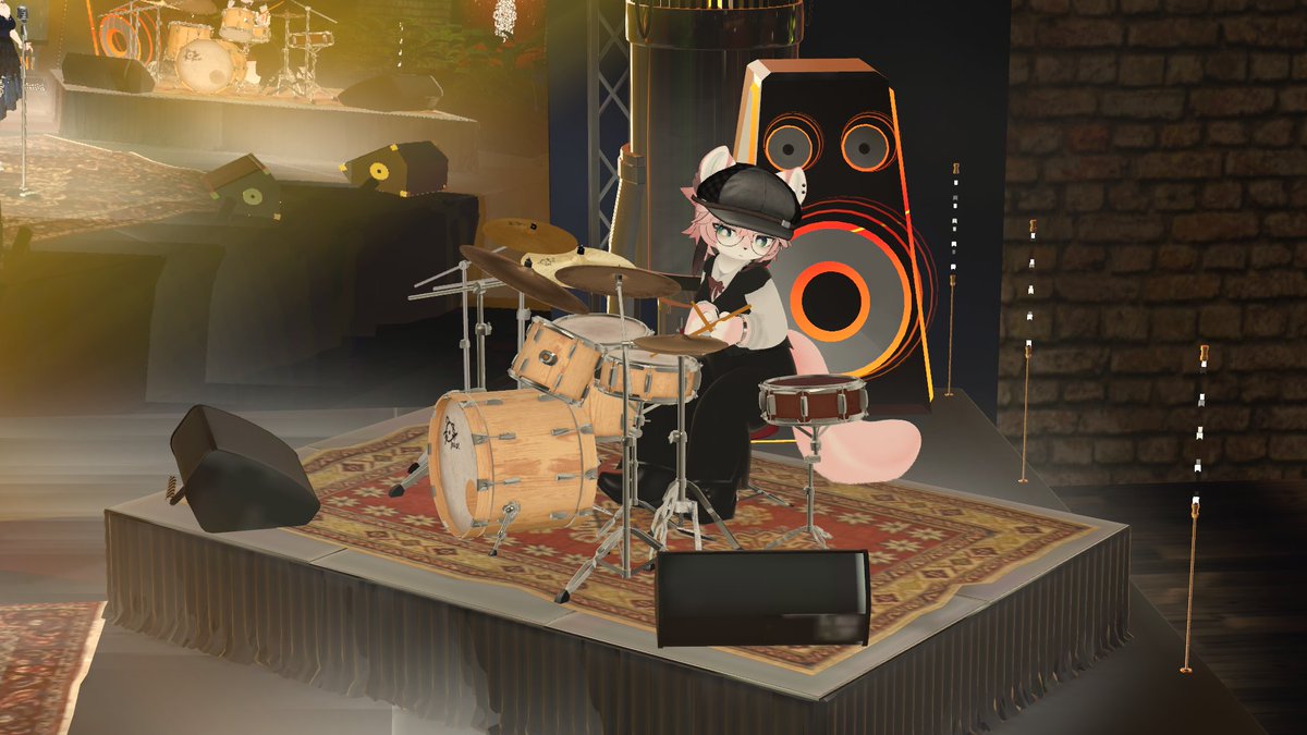 #azwiz ライブとても良かったです。動きがあるライブはとてもわくわくします。他奏者の音の動きをキャッチするアンテナが鋭すぎて感動がおさまらないですね