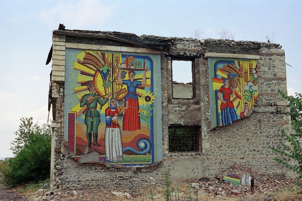 ddshffa's tweet photo. #ArmenianVandalism https://t.co/HkZhjFEloY