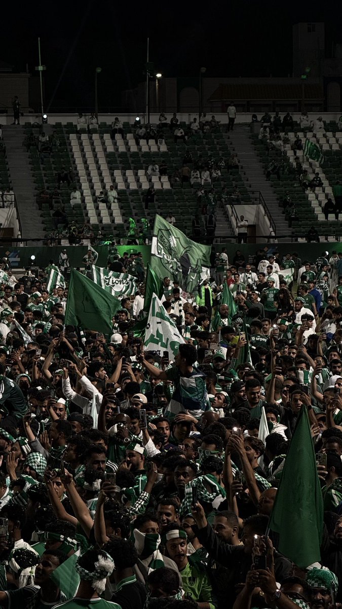 robaawi's tweet photo. يا رب اكتب لـ جمهور الاهلي مثل هالليلة و فرحتها https://t.co/45Y62r5hrp