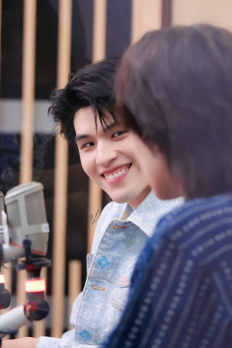 จั๊นจะกลายเปงลิงแทนนิละ 😳😳😳😳😳

SKYNANI WU PRESS TOUR

#Flex1045xWUTheSeries
#WUTheSeries
#สกายนานิ #skynani