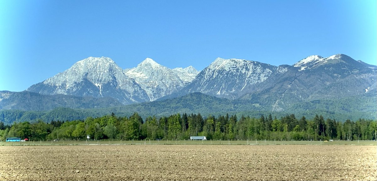 AndreasGevaert's tweet image. Goodbye 🇸🇮 where #CVPrevention is taken seriously… have never seen do many middle-aged people walking &amp;amp; exercising in the (hilly) city park! 🏃 🚴💪🏼
Off to son’s birthday party 🎉 #priorities
 #ESCPrev26