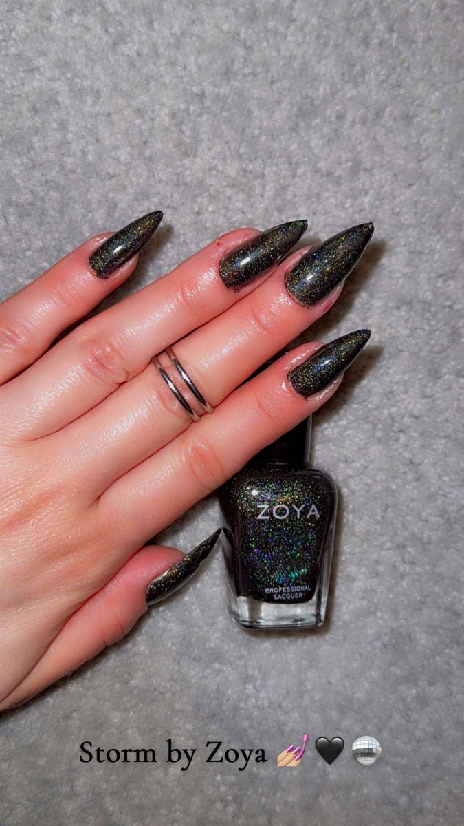 EricaLynn1549's tweet image. #Storm #Zoya #Holographic #Shimmer #Glitter #NailPolish #NailLacquer #NailColor #NailArt #NailsOfTheWeek #Manicure #Mani #ManiOfTheWeek 💅🏼🖤🪩 @ZoyaNailPolish