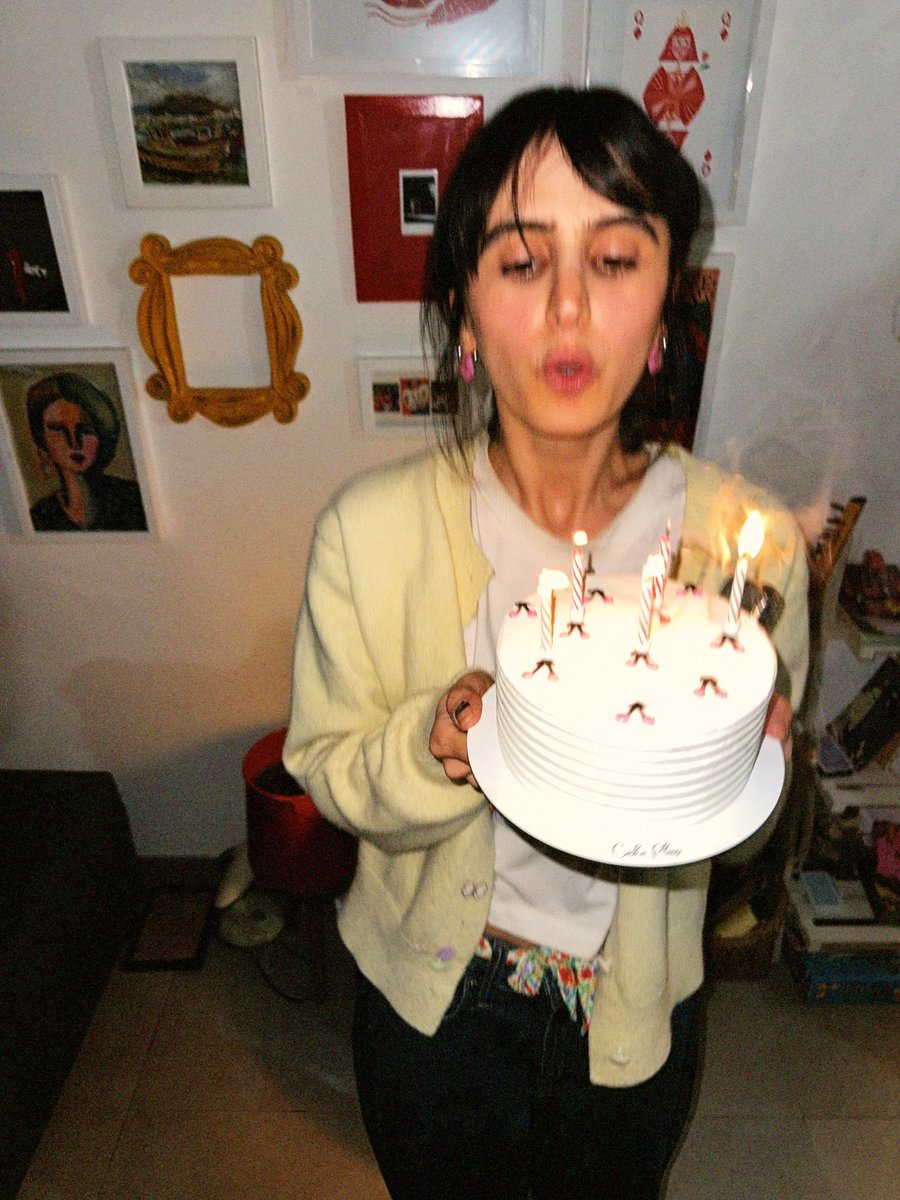 ریزه tweet media